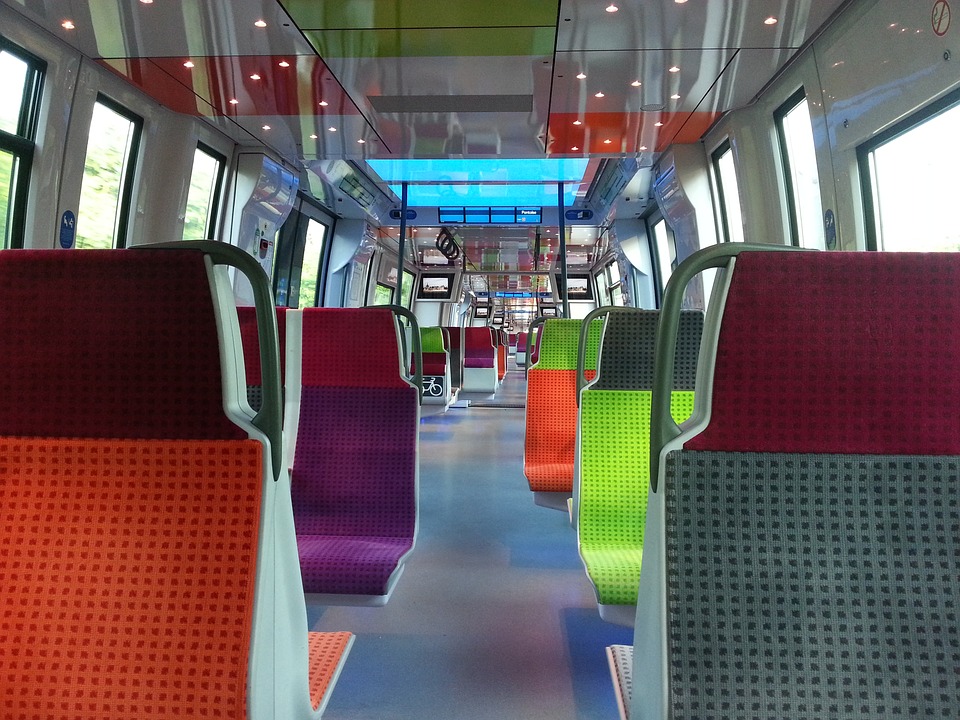 Shvabe company and LG will create display windows for Russian transport
